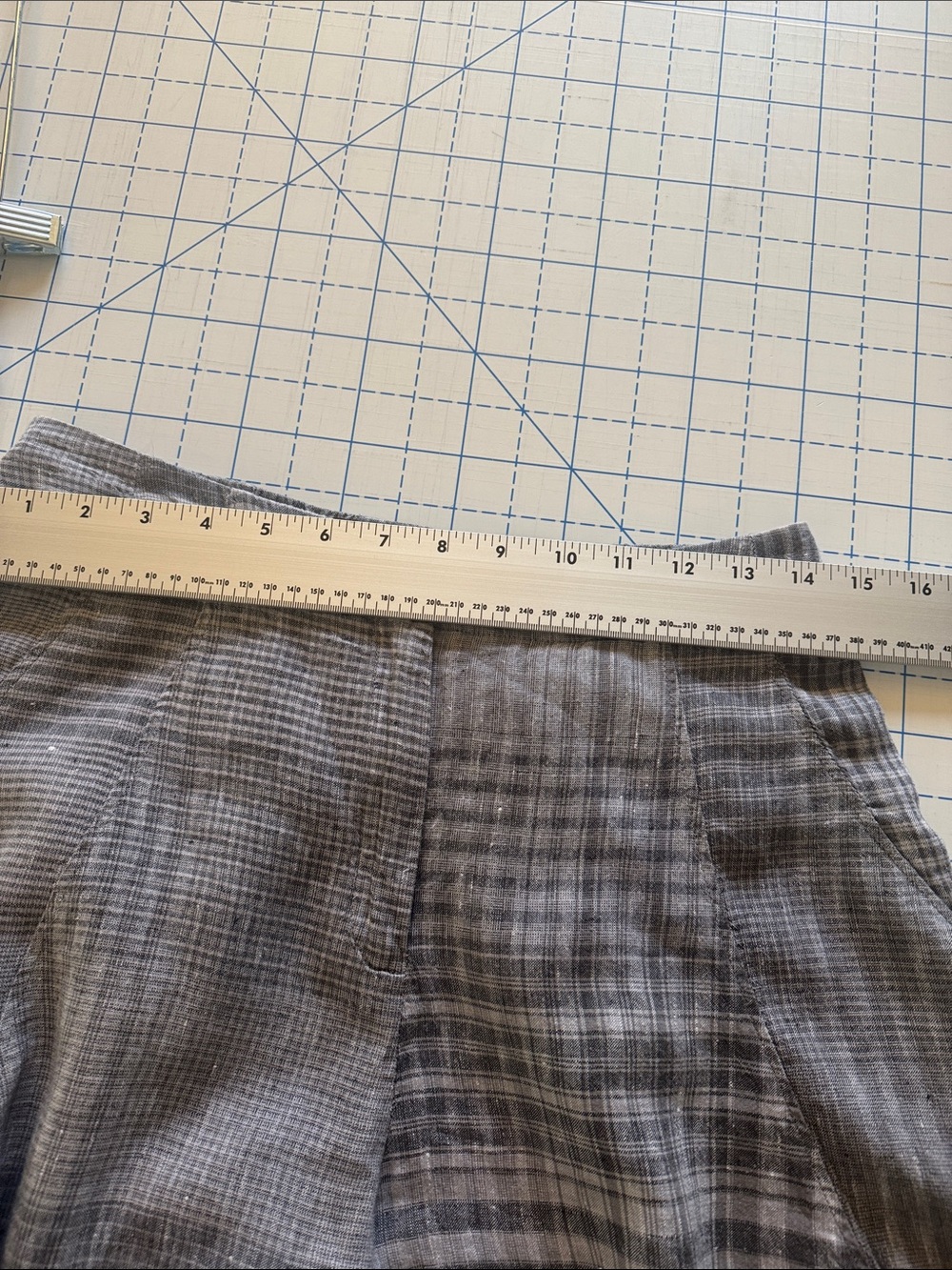 Gray Wide-Leg Plaid Pants - Picture 5 of 6